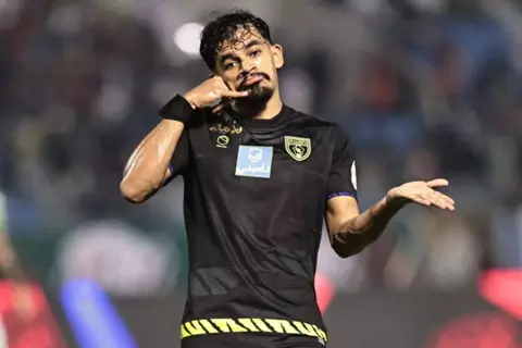 الرياضية: صراع ثلاثي على ضم ظهير التعاون